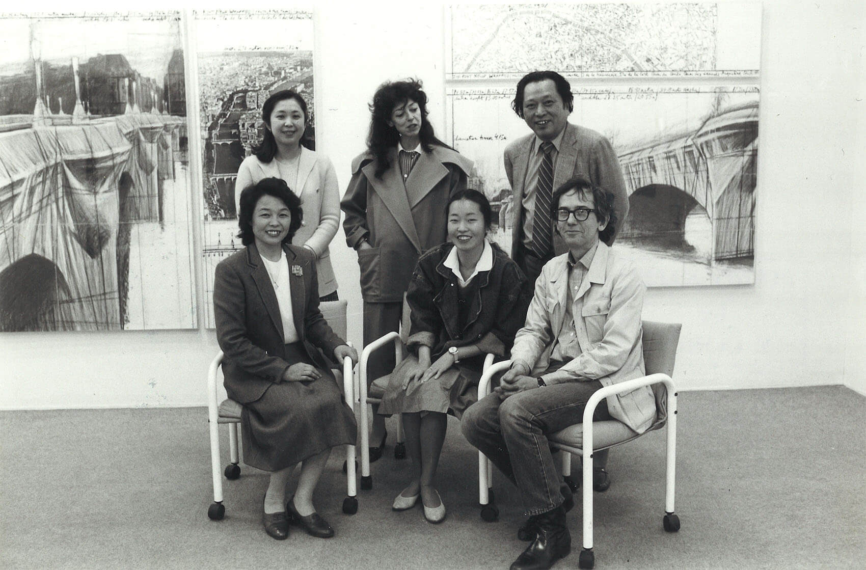 (from left to right) Teiko Satani, Michiko Okuda, Jeanne-Claude, Machi Satani (Kuroda), Kazuhiko, Christo